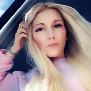 Meet your Posher, Charlotte